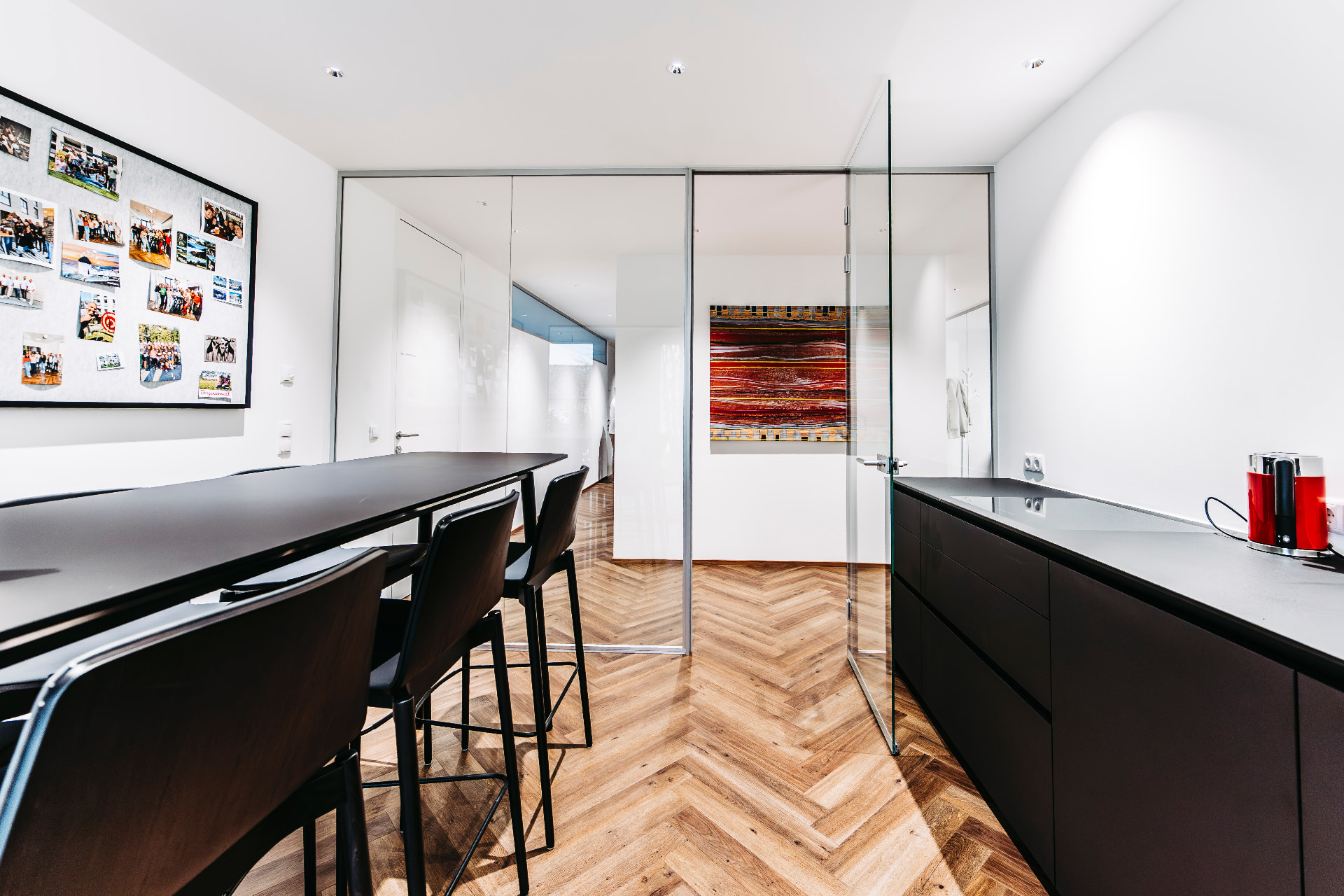 Besprechungsbereich in den Räumen der Unterlinden 21 Immobilien GmbH