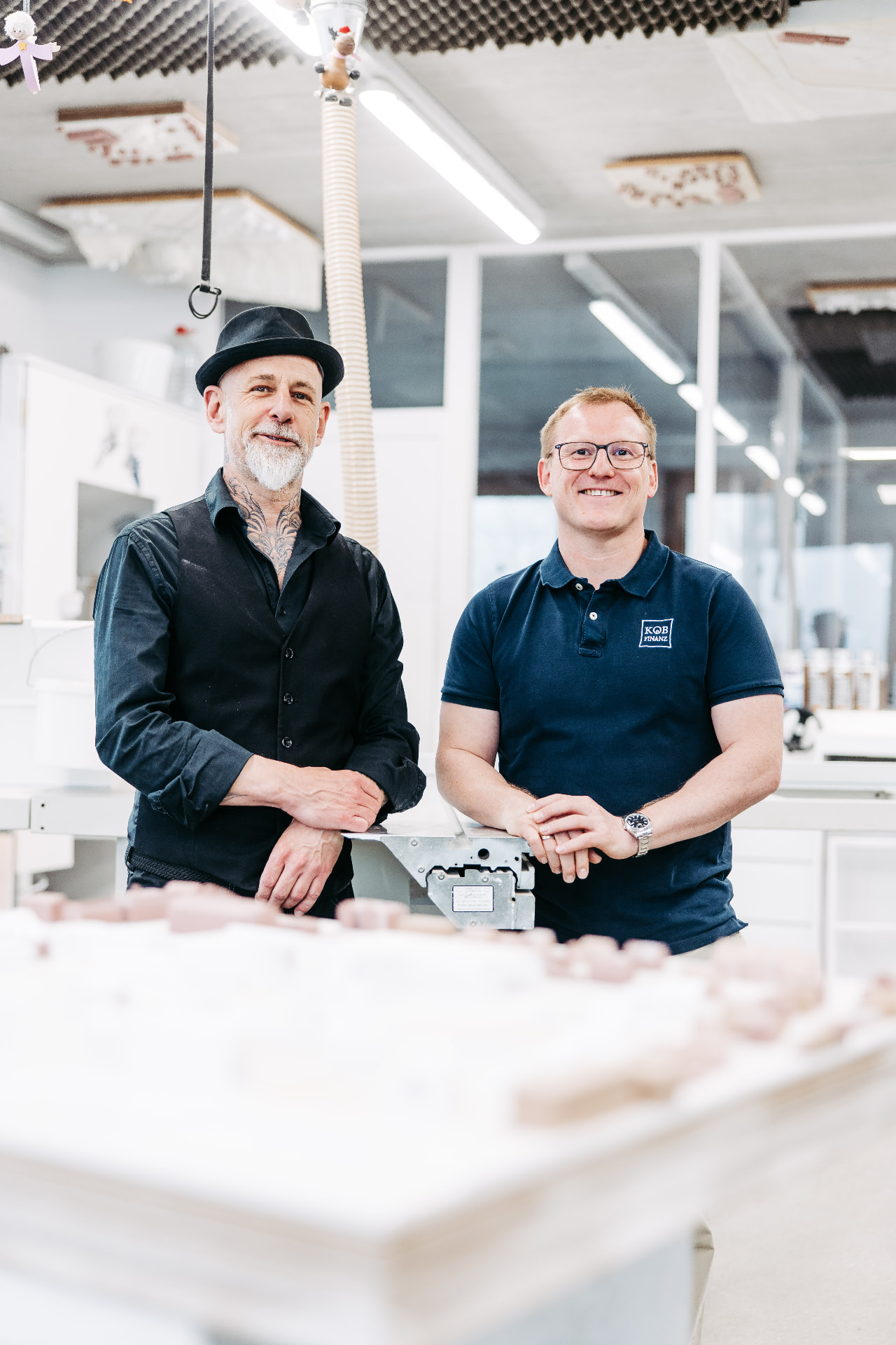 Martin Stocker und Jochen Köb von KOEB Finanz in der Werkstatt
